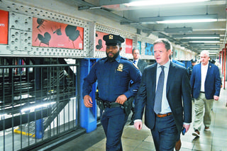 Prezes MTA twierdzi: Policjanci sami nie ochronią metra