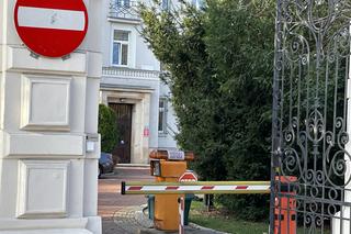 Warszawa. W Ministerstwie Sprawiedliwości znaleziono biały, tajemniczy proszek. Interwencja strażaków