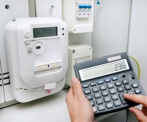 Dodatek do ogrzewania prądem 2022 - dla kogo 1000 i 1500 zł dopłaty do ogrzewania prądem? Jakie limity zużycia prądu?