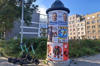 Plakaty wyborcze w Krakowie. Tak politycy promują się w przestrzeni miejskiej