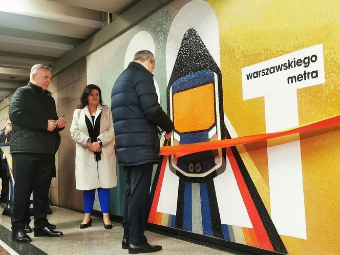 30 lat metra w Warszawie. Odsłonięcie mozaiki