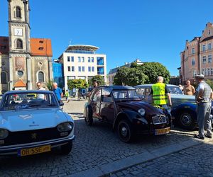 11. Zlot Pojazdów Zabytkowych. Klasyki motoryzacji opanowały Tarnowskie Góry