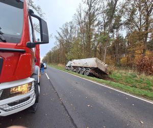 Wypadek koło Annopola. Nieprzejezdny odcinek DW 434 w pow. rawickim