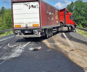 Kierowca spłonął razem z autem. Droga krajowa w woj. lubelskim całkowicie zablokowana!