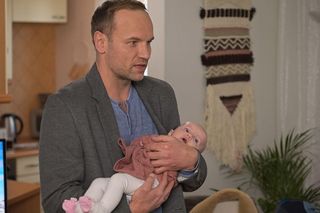 Pierwsza miłość - Kinga odchodzi od zmysłów. Wie, że Janek znowu ją okłamał...