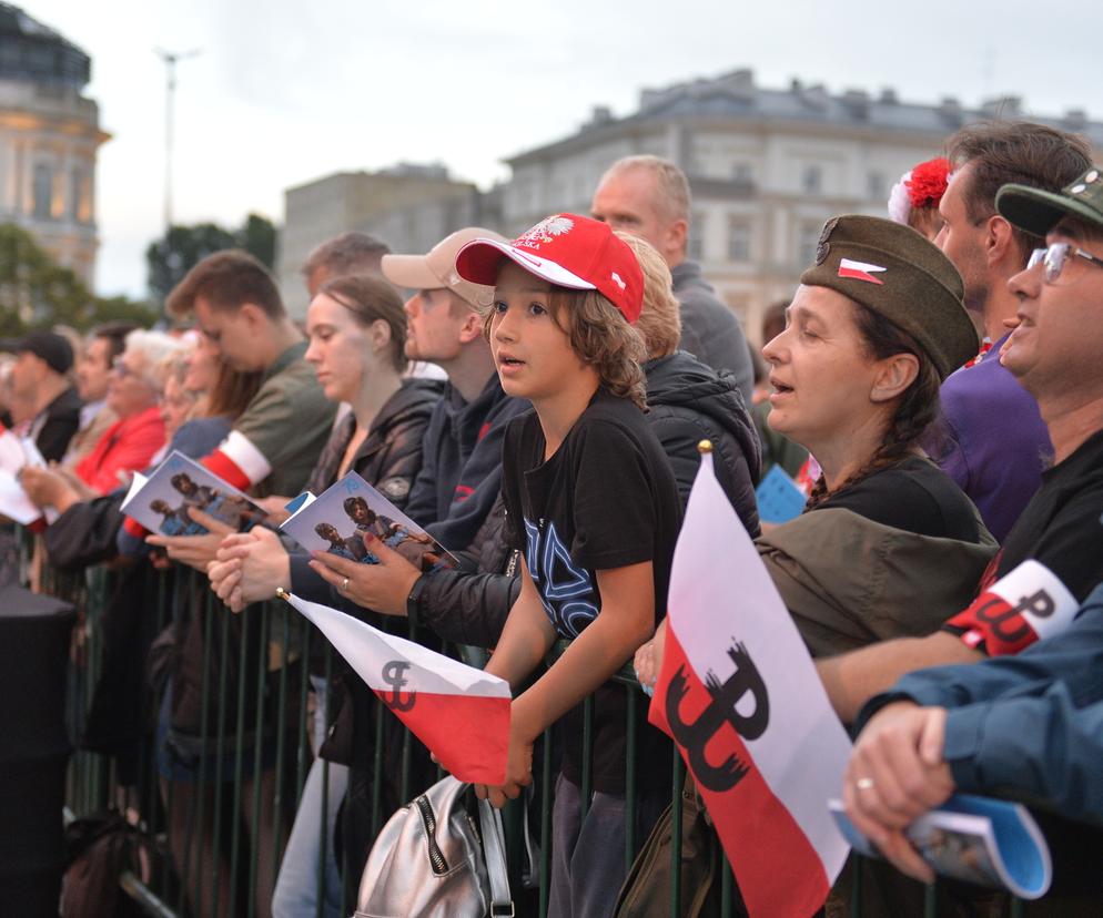 Warszawa śpiewała dla powstańców. Jesteście naszą dumą!