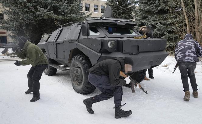 Weterani z Ukrainy uczą, jak się bronić w razie wojny. "Wszyscy muszą być gotowi"