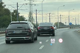 Jarosław Kaczyński sam niesie ogromną torbą z dyskontu! Co w niej ma?! Jego limuzyna pognała na Nowogrodzką 