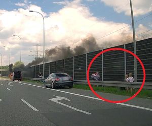 Wstrząsające sceny na A4 pod Krakowem. Matka z trójką dzieci uciekła z płonącego samochodu