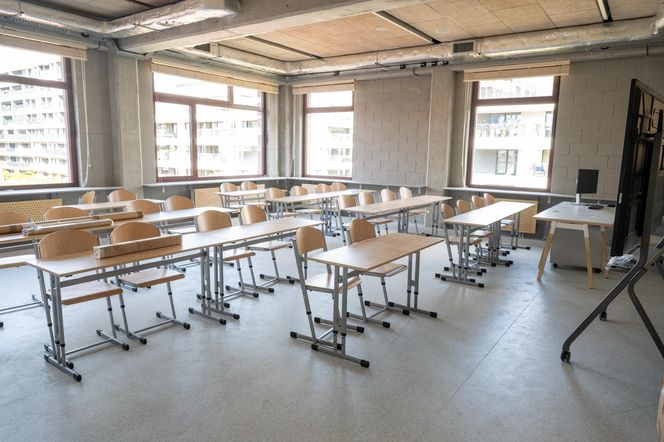 Warszawa: Nowa szkoła za grube miliony czeka na pierwszych uczniów. Zobacz zdjęcia