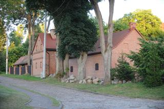 WEDŁUG MINISTRA TA STODOŁA JEST WARTA 0ZŁ