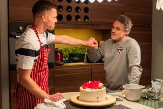 Barwy szczęścia, odcinek 3171: Wspólny wieczór Karola i Darka jeszcze bardziej ich do siebie zbliży! To początek nowego uczucia? - ZDJĘCIA