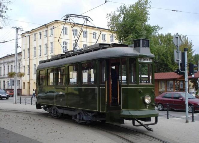 W Łodzi na trasy turystyczne wyruszyły autobusy Ogórek i Ikarus oraz tramwaj Sanok. Zostaną na długo! [TRASY, TERMINY]