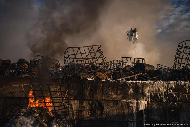 Po gigantycznym pożarze w Siemianowicach Śląskich, prokuratura wszczyna śledztwo