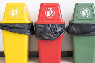 Resort środowiska chce powszechnego obowiązku segregowania śmieci – czy będzie drożej?