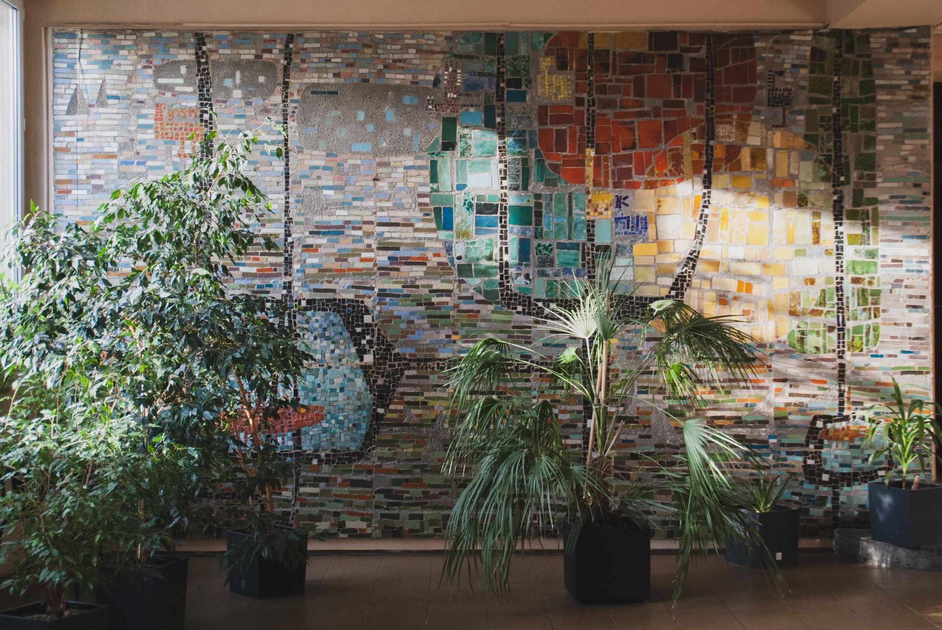 Mozaika w obecnym Uniwersytecie Rolniczym w Krakowie, autorka: Krystyna Strachocka-Zgud