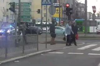 Poranek na drogach w Szczecinie: Stłuczka na placu Kościuszki, zmiany w komunikacji miejskiej [WIDEO]