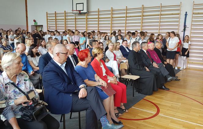 Pierwszy dzwonek wybrzmiał już w rzeszowskich szkołach