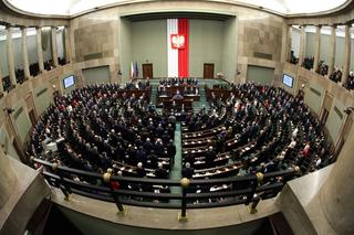  PiS na czele, tylko cztery partie w Sejmie