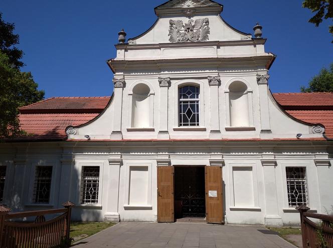 Kościół  filialny p.w. Św. Jana Nepomucena w Zwierzyńcu