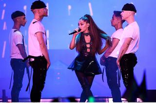 Ariana Grande otrzyma na koncercie w Krakowie niezwykły prezent od fanów! Co to będzie? 