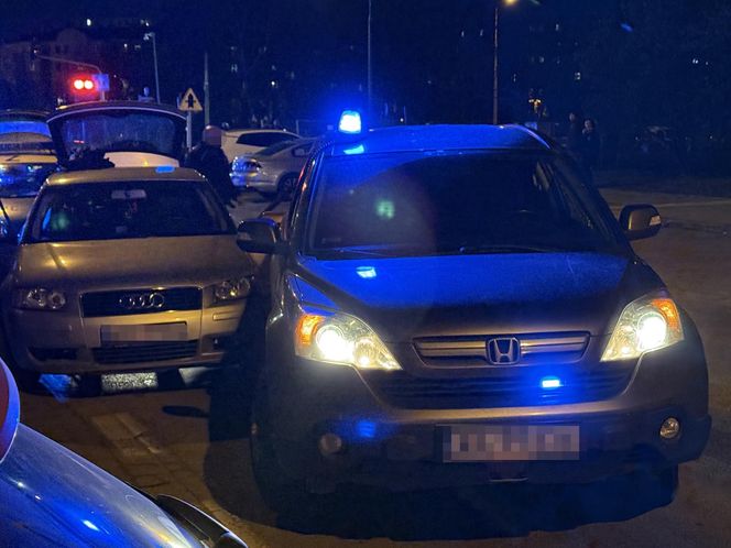 Warszawa. Strzelanina na Białołęce. Trzech mężczyzn z audi zatrzymanych pod pościgu [ZDJĘCIA].