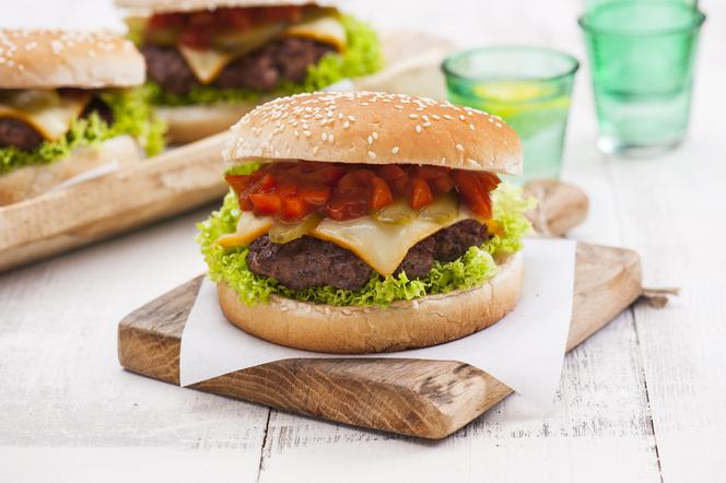 Hochland BURGER & TOAST  Pysznie i wygodnie! [NOWOŚĆ]