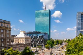 Wypowiedziano wszystkie umowy najmu. To już pewne - wyburzą ikoniczny wieżowiec i zastąpią nowym. W Internecie zawrzało: To ciężki kloc bez proporcji