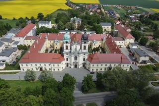 Proboszcz w Legnickim Polu zawieszony. Z konta parafii zniknęły pieniądze