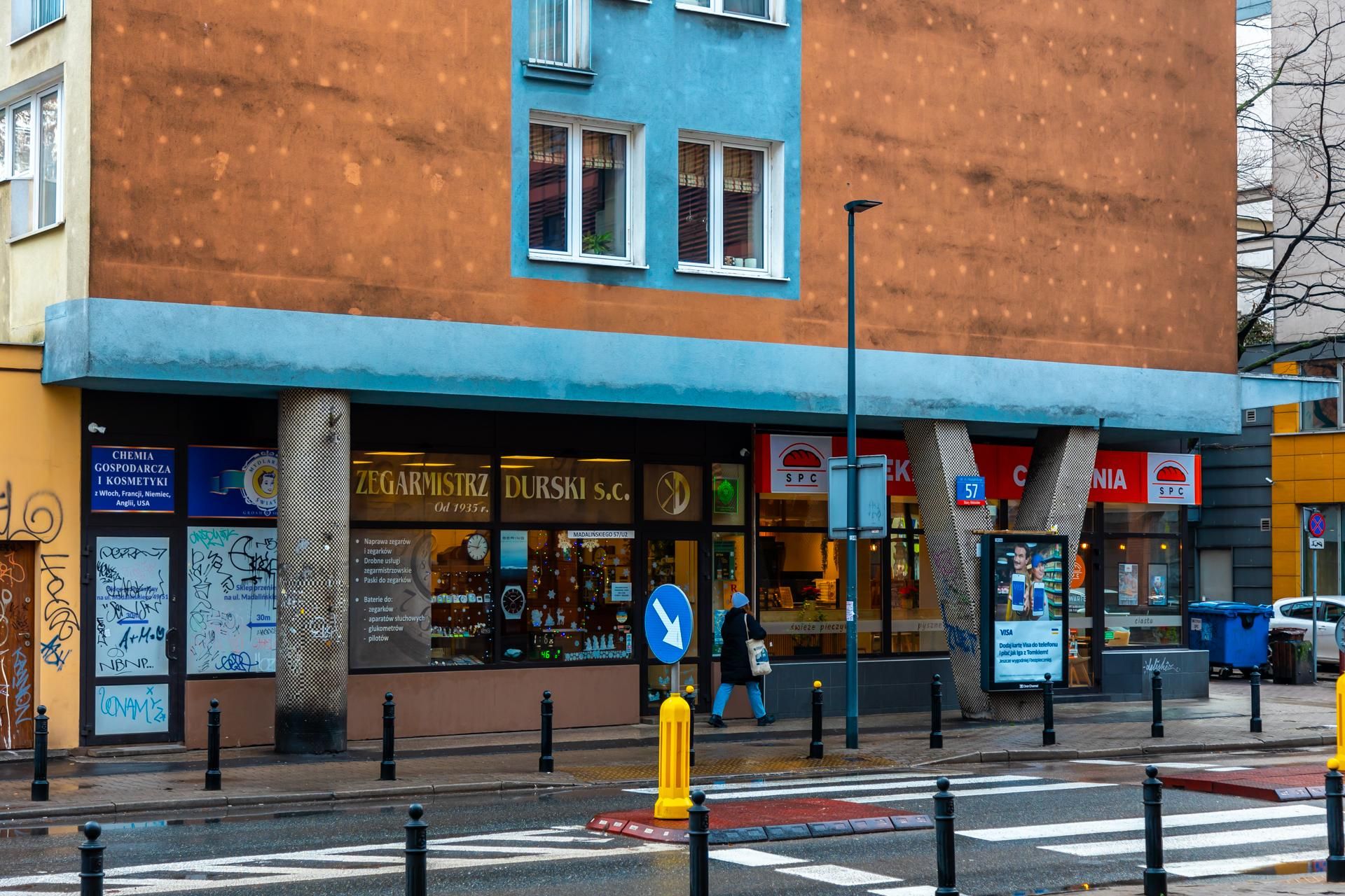 Blok na Madalińskiego 57 w Warszawie