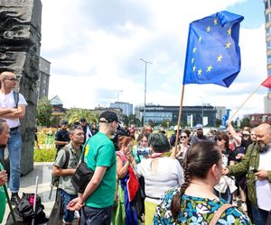Protest przeciwko imigrantom.Tysiące kibiciów na ulicach Katowic