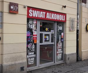 Sklepy monopolowe 24h w Śródmieściu Warszawy przechodzą do historii