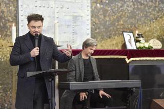 Tak żegnano Edwarda Hulewicza, autora hitu Bo jedno życie mam. Na pogrzeb legendy polskiej piosenki przybyły tłumy