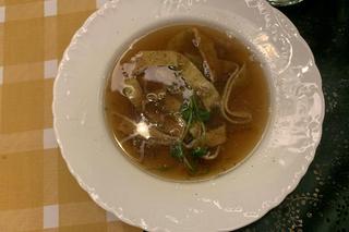 Restauracja Dzikowisko znajduje się przy ul. Aleksandra Fredry 1a w Bydgoszczy