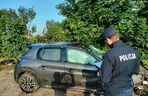 Peugeot dachował, kierująca ukryła się w zaroślach. Miała ponad 2 promile alkoholu!