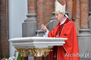 W niedzielę uroczystość nałożenia paliusza arcybiskupowi Józefowi Guzdkowi