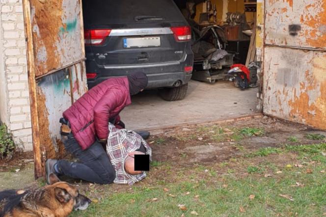 Policja rozbiła gang złodziei samochdów