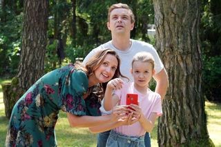 	Barwy szczęścia odc. 3078. Marysia (Nina Szumowska), Hubert (Marek Molak), Asia (Anna Gzyra)