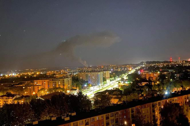 Pożar ciężarówek na terenie MZUM Dąbrowa Górnicza