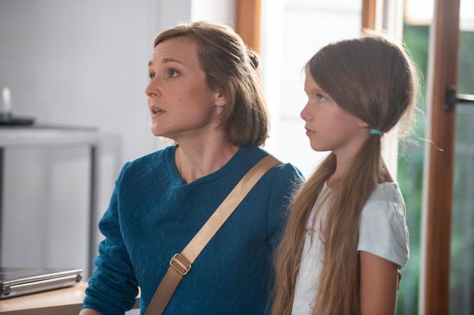 Na Wspólnej odc. 2965. Blanka (Natalia Kalita), Nastka/ Ewelinka (Natalia Skrzypek)