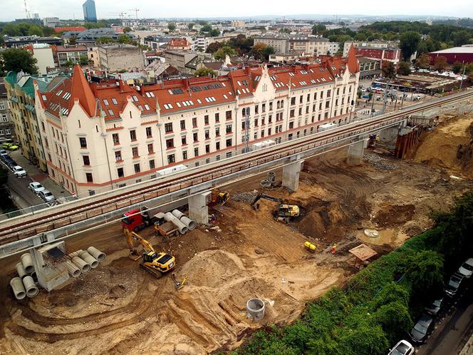 Koniec kolejowego nasypu w centrum Krakowa