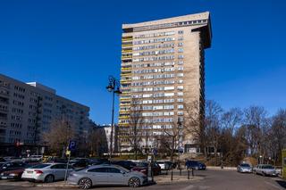 Młotek na Smolnej 8 w Warszawie. Zobacz zdjęcia symbolu luksusowych mieszkań w PRL-u