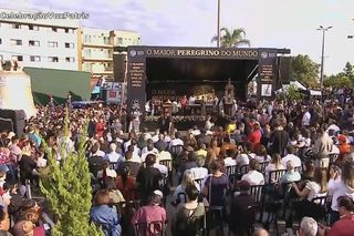 Największy dzwon świata Vox Patris trafił do Brazylii. Mieszkańcy powitali go fajerwerkami