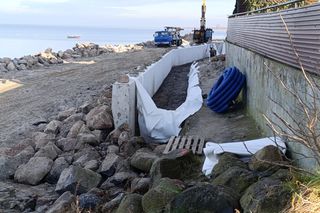 Rewa. Prace przy falochronie prowadzone przez Urząd Morski w Gdyni