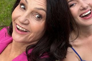 M jak miłość po wakacjach. Małgorzata (Aleksandra Pieczyńska), Ania (Alina Szczegielniak)