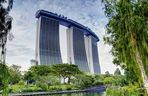 Na dachu hotelu Marina Bay Sands w Singapurze mieści się basen na dachu. Infinity pool o długości 150 metrów rozciąga się na wysokości 57. piętra