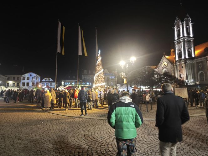 Jarmark świąteczny w Tarnowskich Górach rozpoczęty. Ponad stu rękodzielników zawitało do miasta