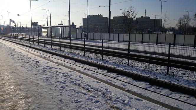 Budowa torowiska na ul. Perłowej w Bydgoszczy. Zmiany dla pasażerów [WIDEO]