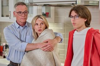 	Na Wspólnej, odc 4078. Monika (Sylwia Gliwa), Damian Cieślik (Waldemar Błaszczyk), Kajtek (Michał Stoszek)