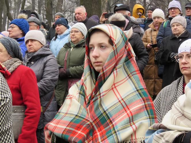 Misterium Męki Pańskiej na kalwaryjskim wzgórzu w Piekarach Śląskich